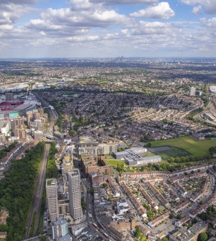 388 High Rd, Wembley to rent - Aerial - Image 3 of 6