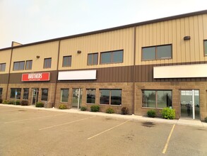 167 Queens Dr, Red Deer, AB for rent Building Photo- Image 1 of 7