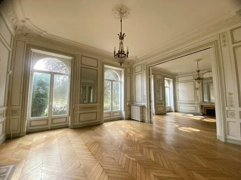 Office in Bordeaux to rent - Building Photo - Image 2 of 5