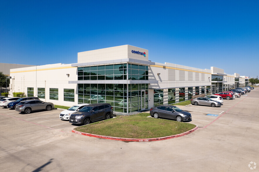 4710 N Sam Houston Pky W, Houston, TX for rent - Building Photo - Image 1 of 20