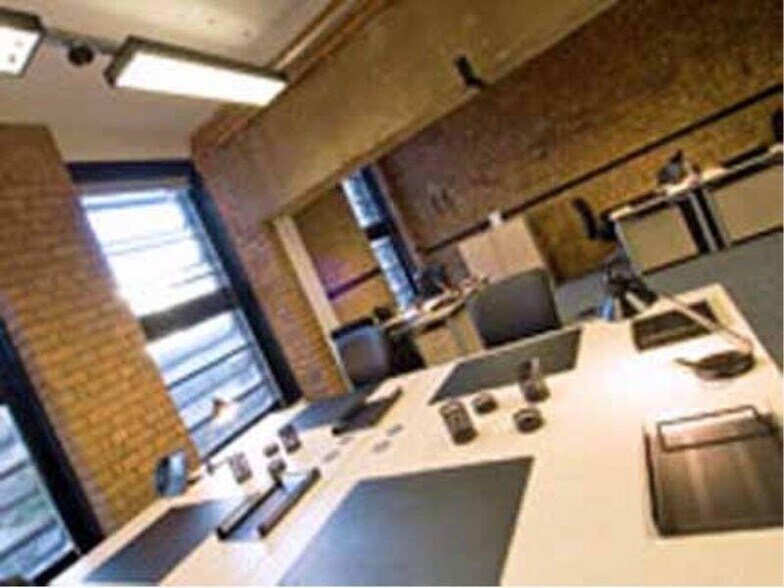 Fort Pky, Birmingham to rent - Interior Photo - Image 2 of 5