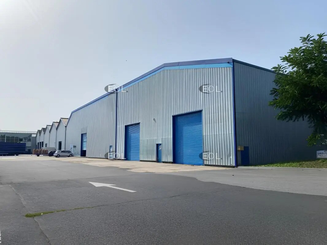 Light Industrial in Corbeil-Essonnes to rent Primary Photo- Image 1 of 3