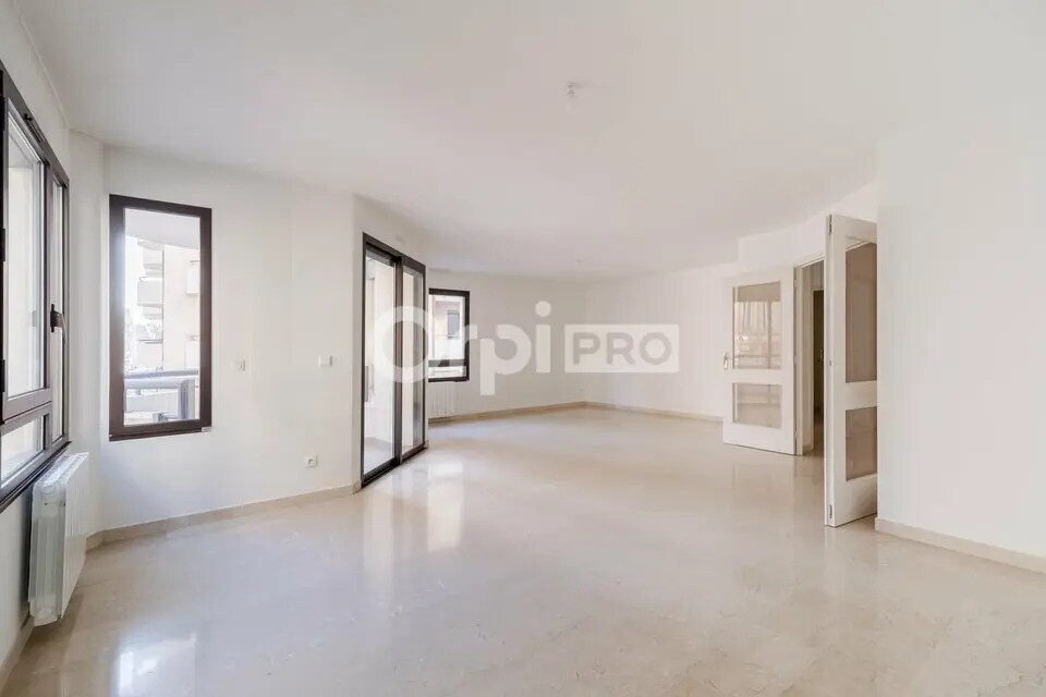 Build-to-Rent in Lyon for sale Interior Photo- Image 1 of 10