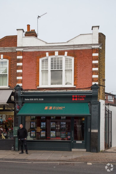 56 Barnes High St, London to rent - Building Photo - Image 2 of 7