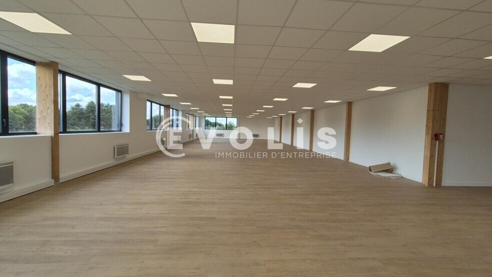 Office in Serris to rent - Interior Photo - Image 2 of 6