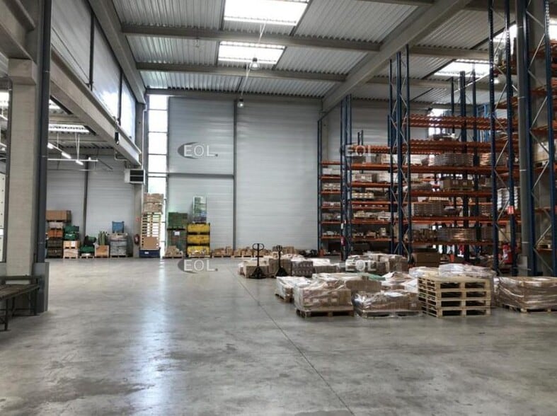 Industrial in Sartrouville to rent - Building Photo - Image 3 of 4