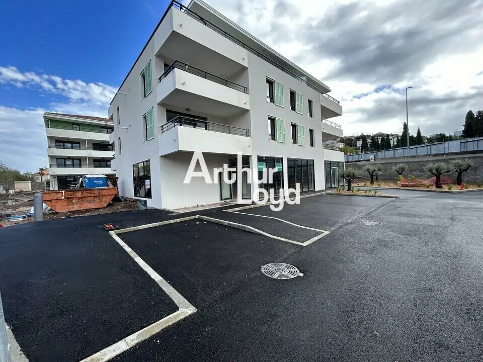 Retail in Saint-Raphaël for sale Building Photo- Image 1 of 7