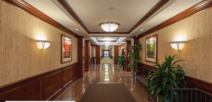 222 Middle Country Rd, Smithtown, NY to rent Interior Photo- Image 1 of 2