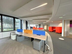 18-20 Rue Des Deux Gares, Rueil-Malmaison to rent Interior Photo- Image 2 of 16