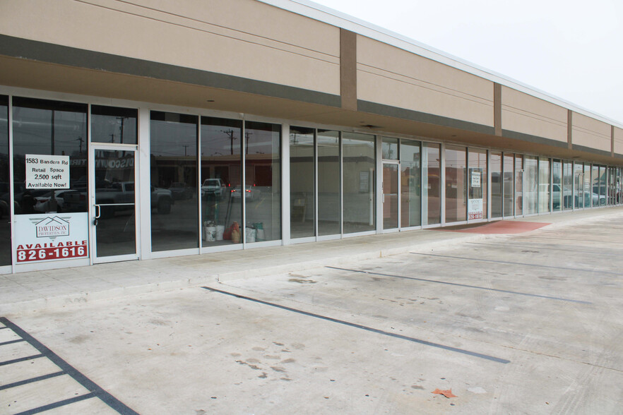 1571-1599 Bandera Rd, San Antonio, TX for rent - Building Photo - Image 1 of 4