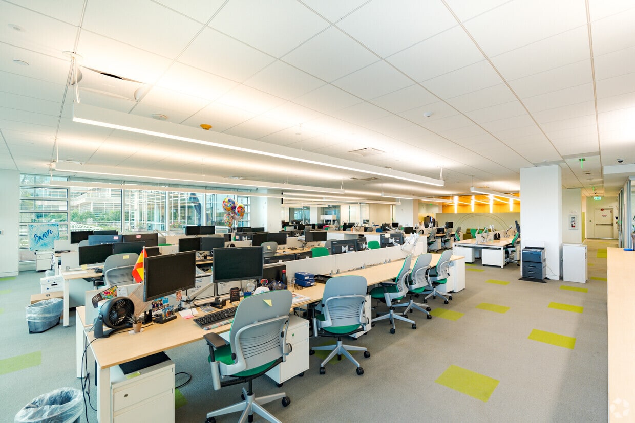 18001 Old Cutler Rd, Palmetto Bay, FL to rent Interior Photo- Image 1 of 2