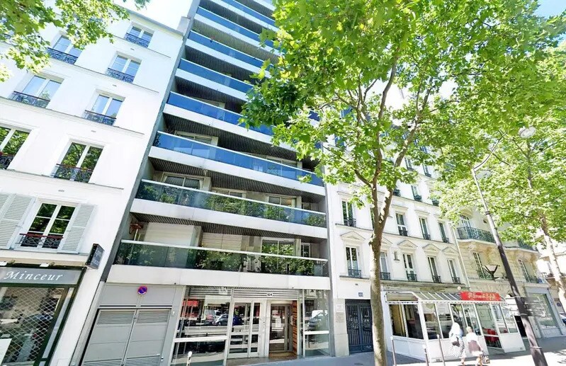 Build-to-Rent in Paris for sale - Building Photo - Image 2 of 20