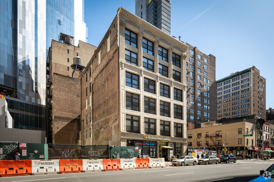 838 Sixth Ave, New York, NY for rent - Building Photo - Image 3 of 5