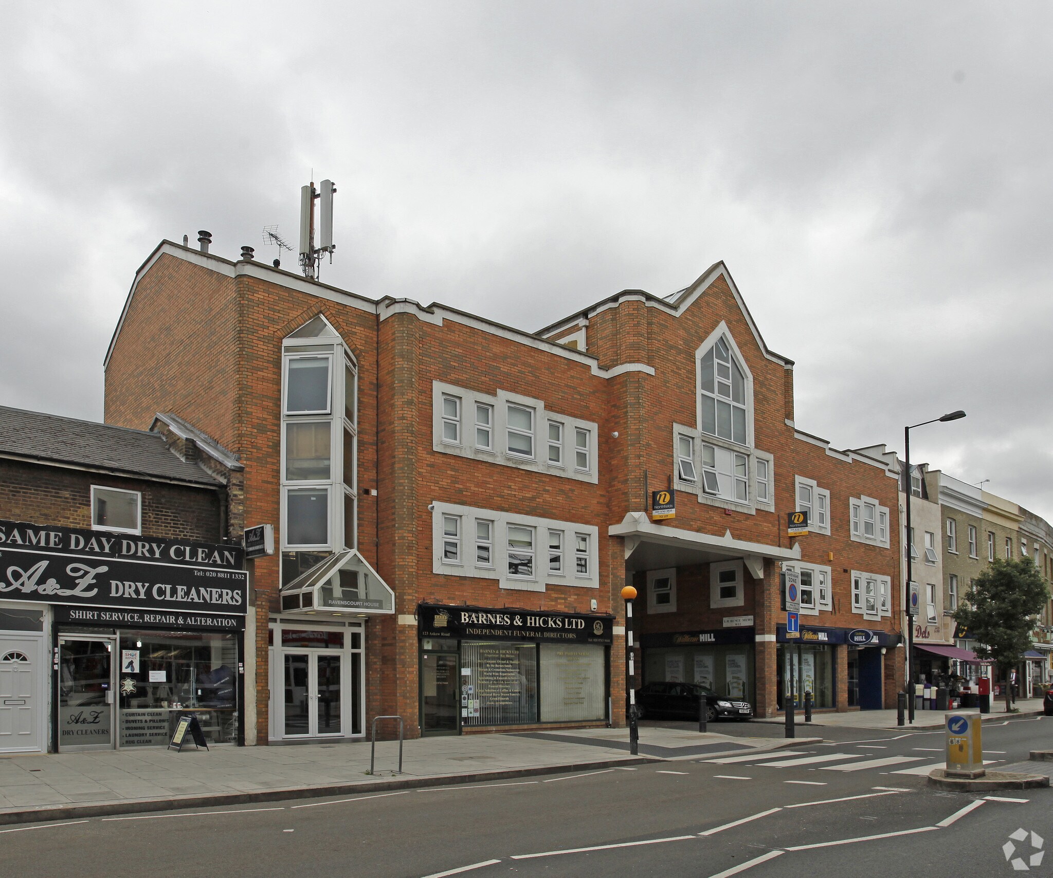 117-123 Askew Rd, London for sale Primary Photo- Image 1 of 1
