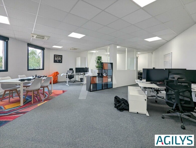 23 Rue Du Saule Trapu, Massy to rent - Building Photo - Image 3 of 9