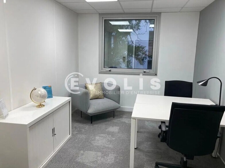 Office in Bordeaux to rent - Interior Photo - Image 2 of 4