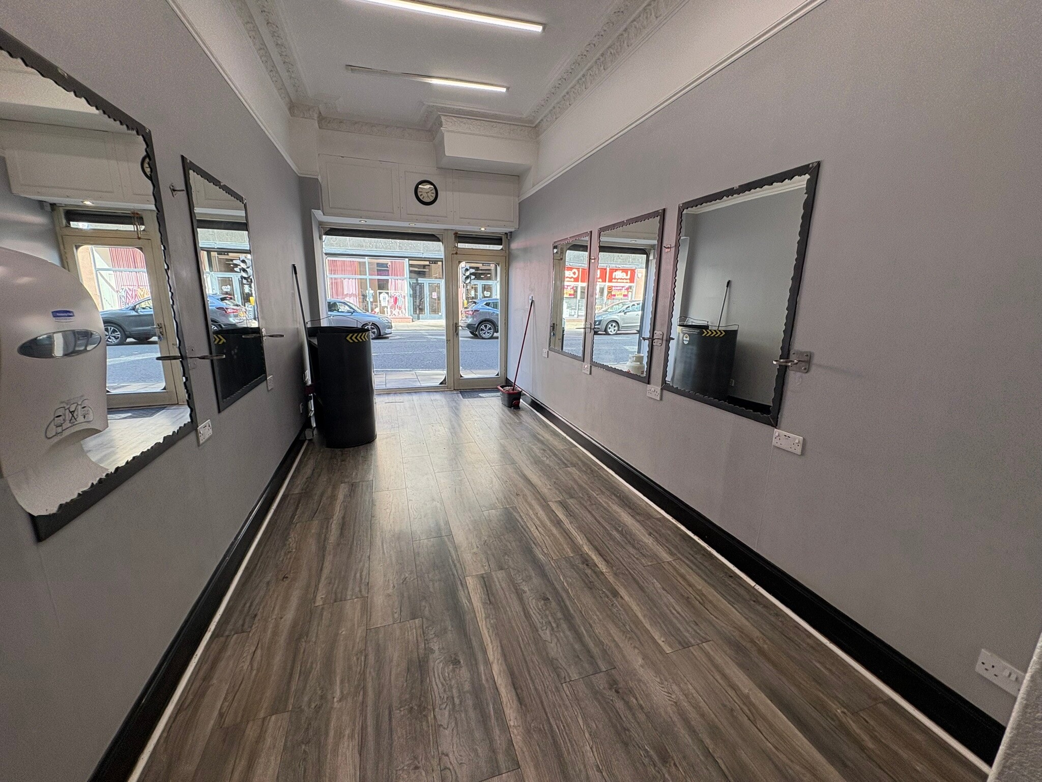 193 Great Junction St, Edinburgh to rent Interior Photo- Image 1 of 8