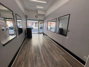 193 Great Junction St, Edinburgh to rent Interior Photo- Image 1 of 8