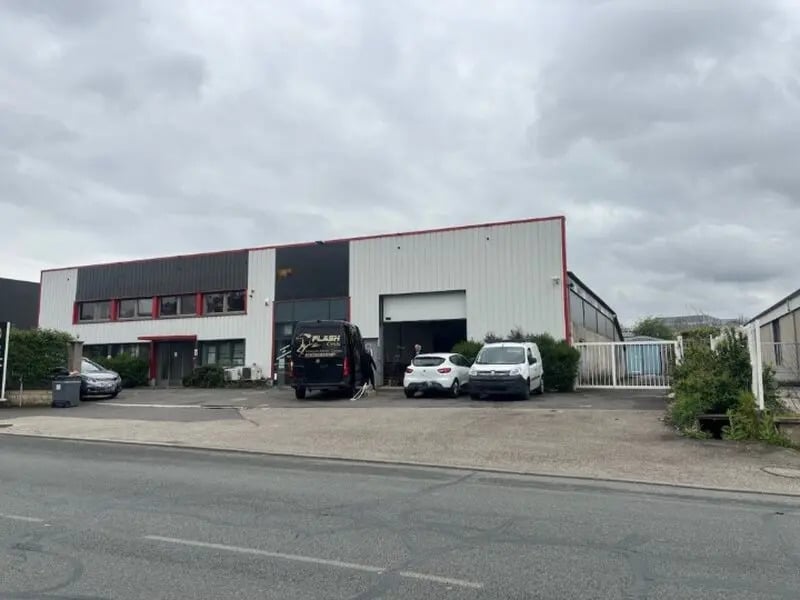 Location Local d'activités 1 026 m² - Photo 1