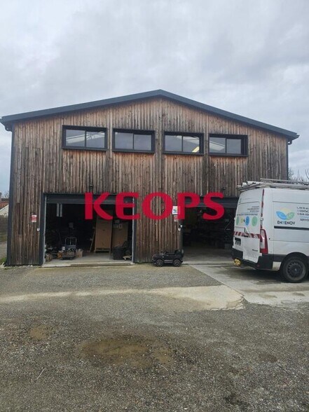 Light Industrial in Portet-sur-Garonne to rent - Building Photo - Image 1 of 9