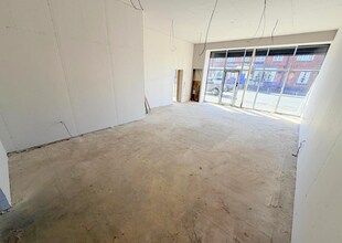 285-287 Mauldeth Rd, Manchester to rent Interior Photo- Image 1 of 6