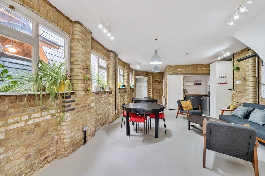 15 Hackney Rd, London to rent Building Photo- Image 1 of 16