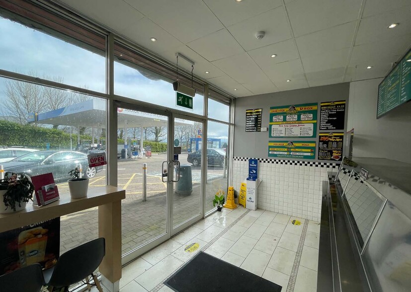 208 Old Glenarm Rd, Larne to rent - Interior Photo - Image 3 of 3