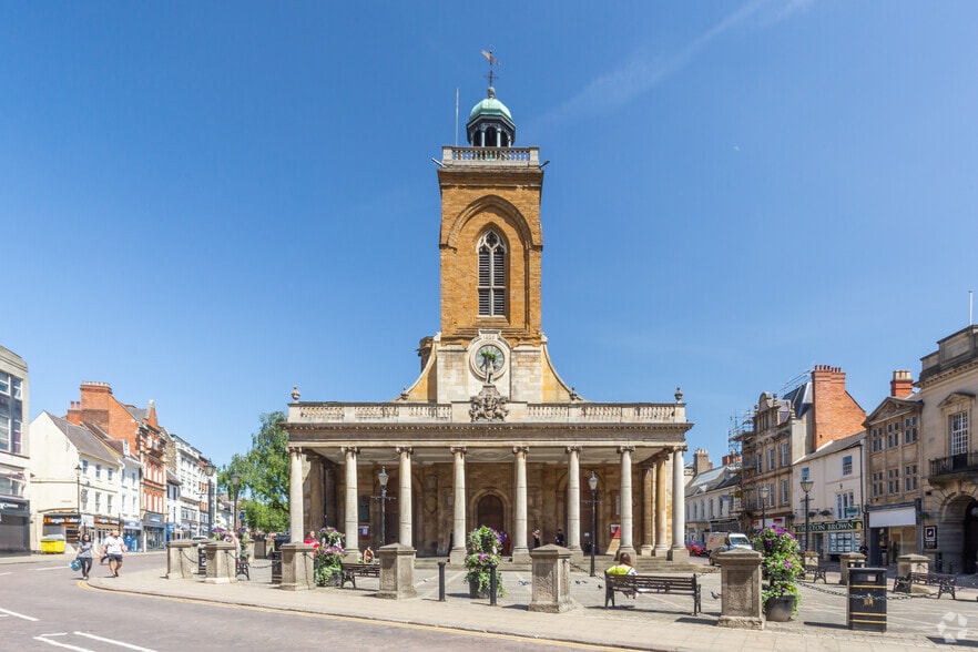 George Row, Northampton to rent - Primary Photo - Image 1 of 5