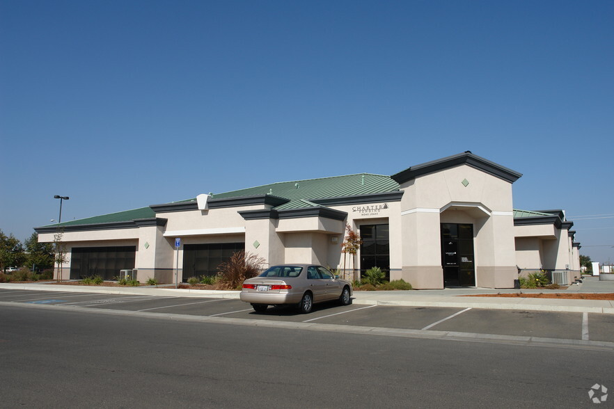 424 E Yosemite Ave, Merced, CA for rent - Building Photo - Image 2 of 3