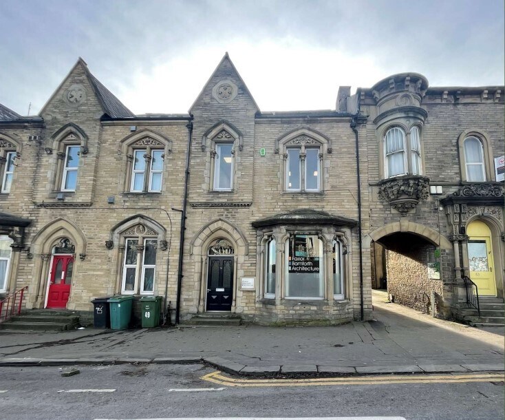 51 Trinity St, Huddersfield for sale Primary Photo- Image 1 of 1