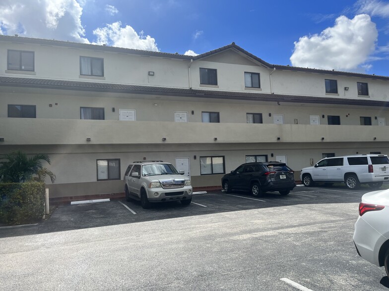 8849 NW 119th St, Hialeah, FL for sale - Building Photo - Image 3 of 18