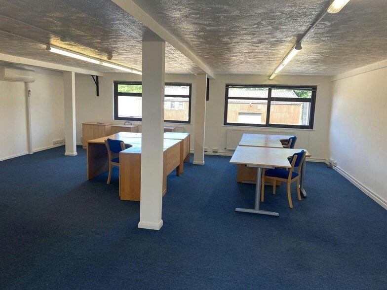 Reading Rd, Reading to rent - Building Photo - Image 3 of 9