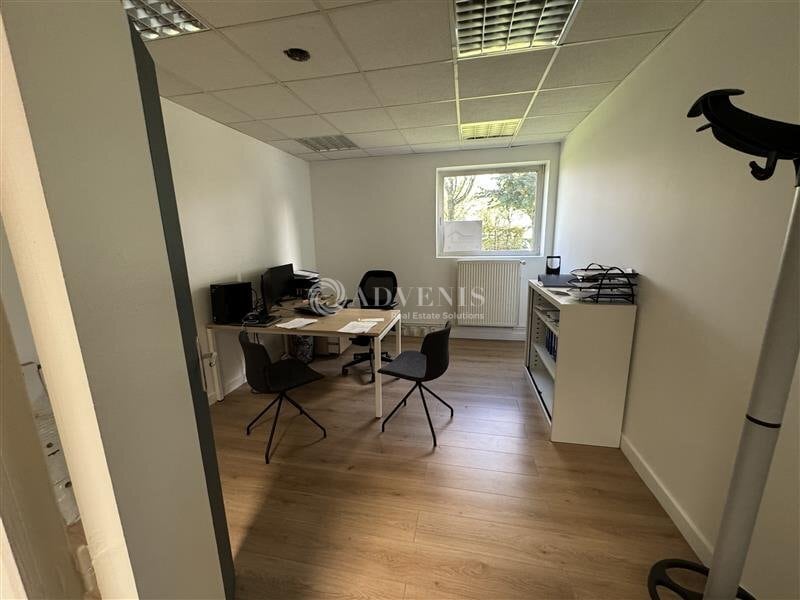 Office in Croissy-Beaubourg to rent Interior Photo- Image 1 of 7