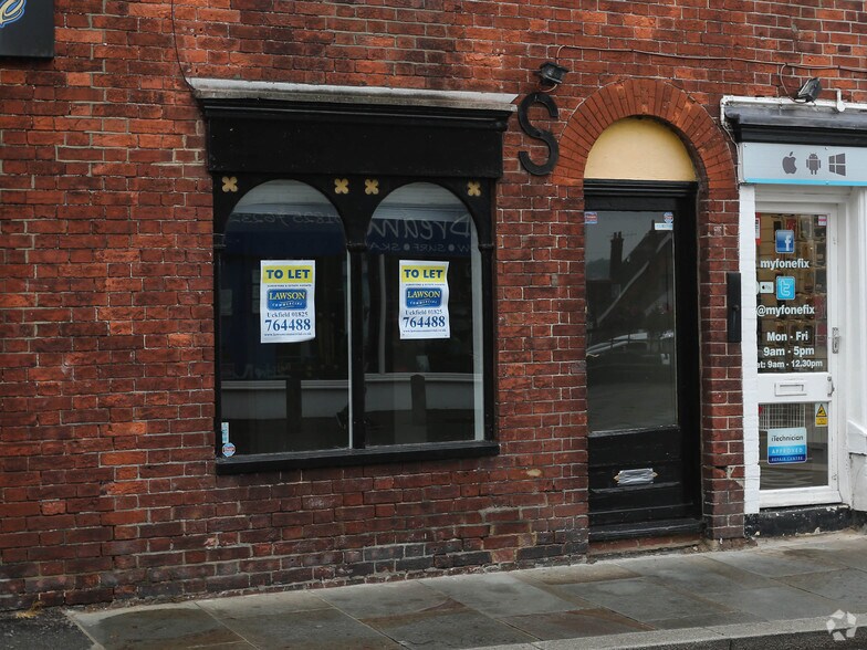 2-2A Church St, Uckfield to rent - Building Photo - Image 2 of 2