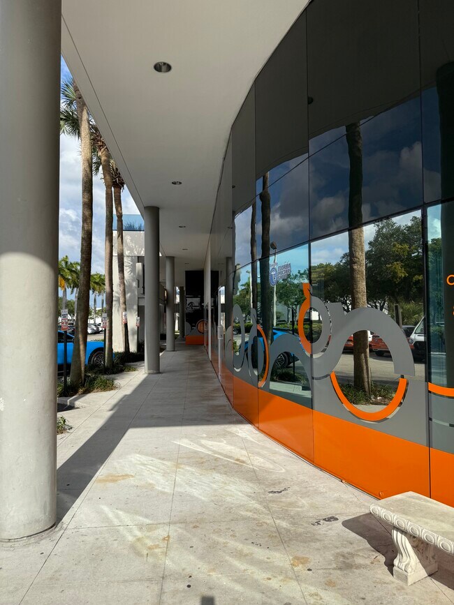 More details for 1000 Park Centre Blvd, Miami, FL - Office / Medical to Rent