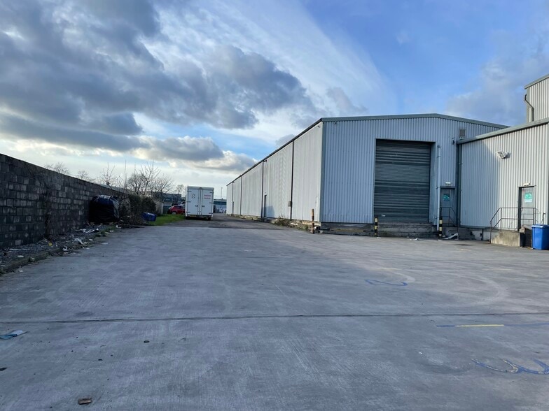 Canal Rd, Trowbridge to rent - Building Photo - Image 3 of 7