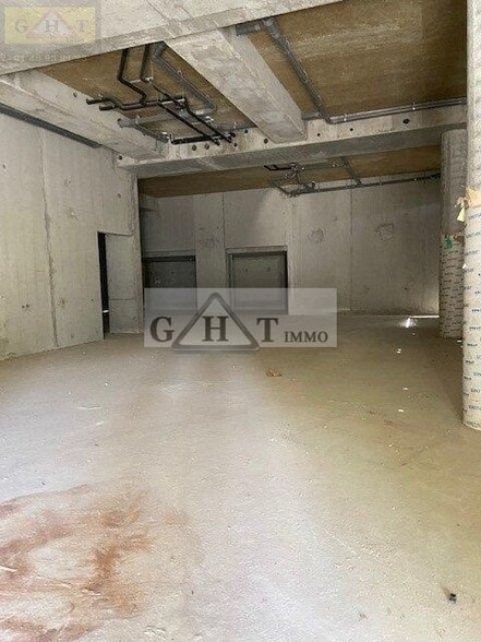 Retail in Ivry-sur-Seine to rent - Interior Photo - Image 3 of 3