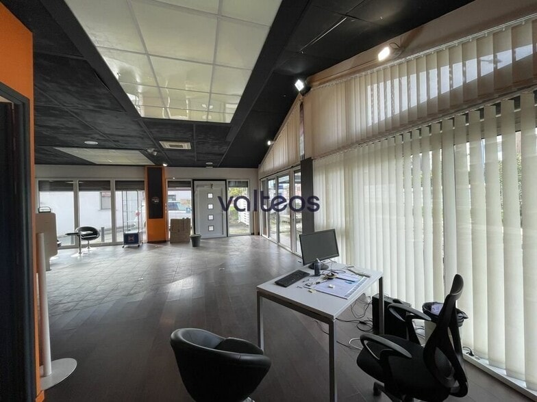 51 Avenue De Toulouse, Castanet-Tolosan for sale - Building Photo - Image 3 of 13