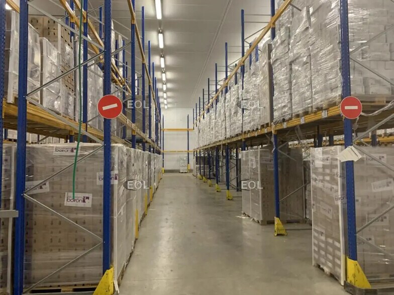 Industrial in SAINT-OUEN-L'AUMONE to rent - Building Photo - Image 3 of 16