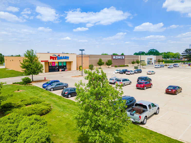 3320 E Lynn Blvd, Sterling, IL for sale - Building Photo - Image 1 of 1