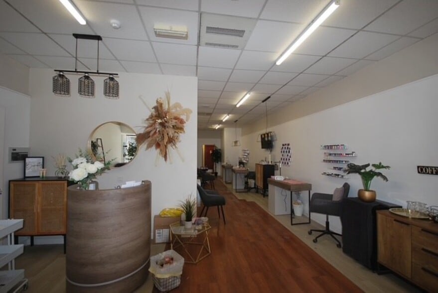 49 High St, Leven to rent - Building Photo - Image 3 of 5