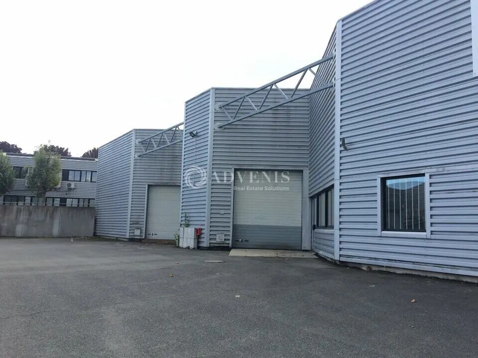 Location Local d'activités 420 m² - Photo 1