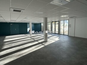 35 Avenue De L'Escadrille Normandie-Niemen, Blagnac for sale Interior Photo- Image 2 of 6