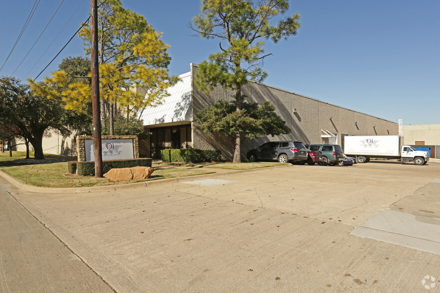 3701 La Reunion Pky, Dallas, TX for rent - Building Photo - Image 2 of 6