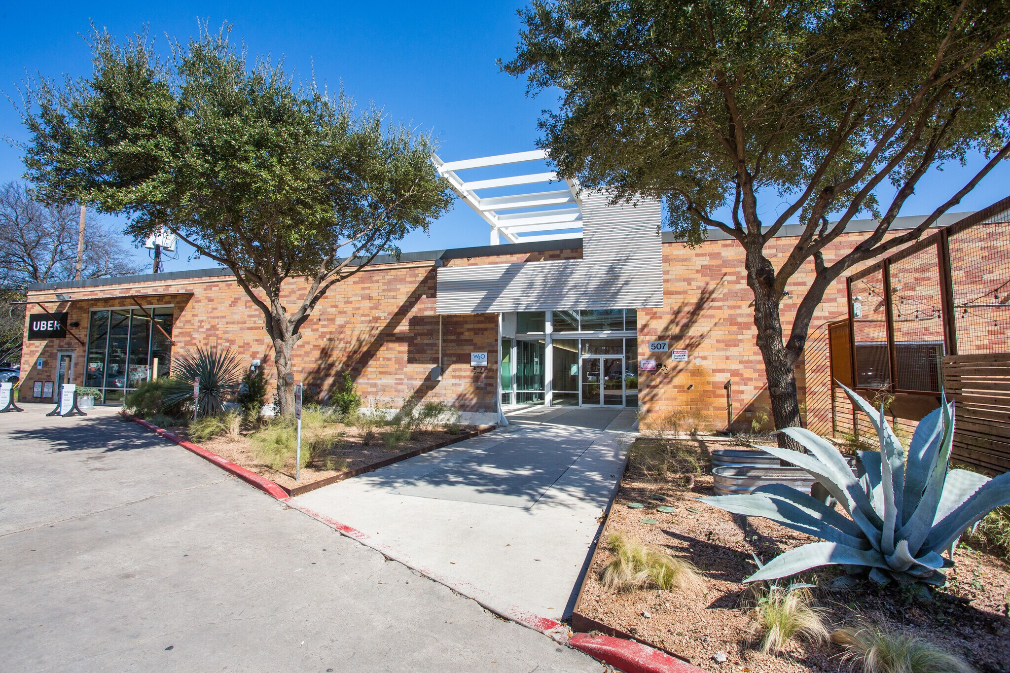507 E Calles St, Austin, TX to rent Building Photo- Image 1 of 20