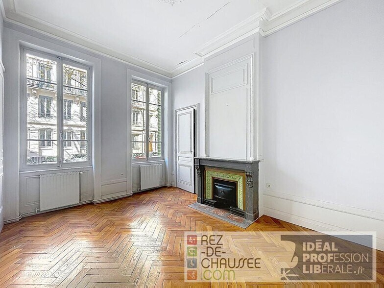 Office in Lyon for sale - Interior Photo - Image 2 of 6