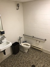 100 W Russell St, Fayetteville, NC to rent Interior Photo- Image 2 of 10