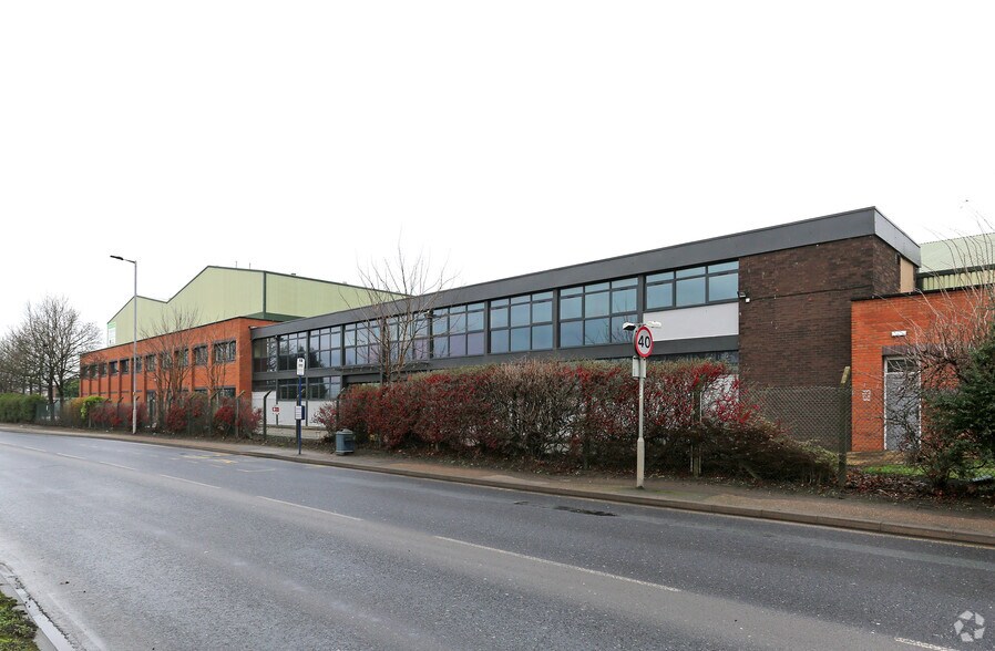Rotherham Rd, Maltby to rent - Building Photo - Image 3 of 5