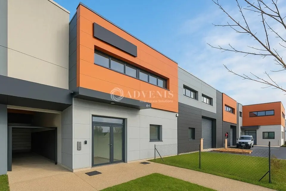Location Local d'activités 850 m² - Photo 1