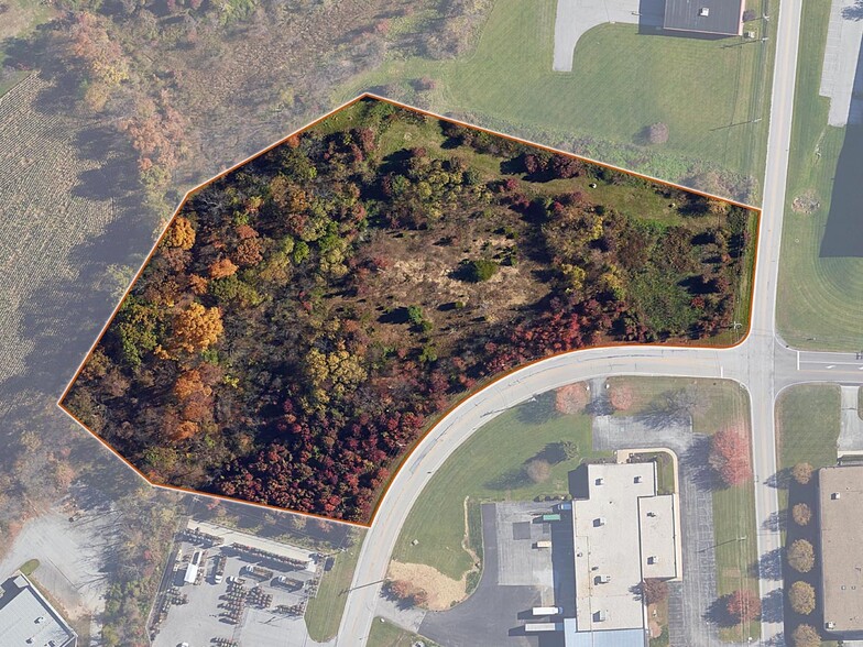 Farmtrail Rd & Farmbrook Ln, York, PA for rent - Aerial - Image 2 of 5